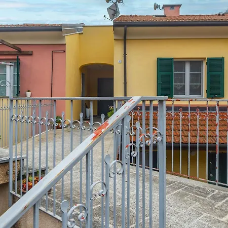 Rivierarent 84 House