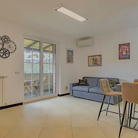 84 House * Finale Ligure
